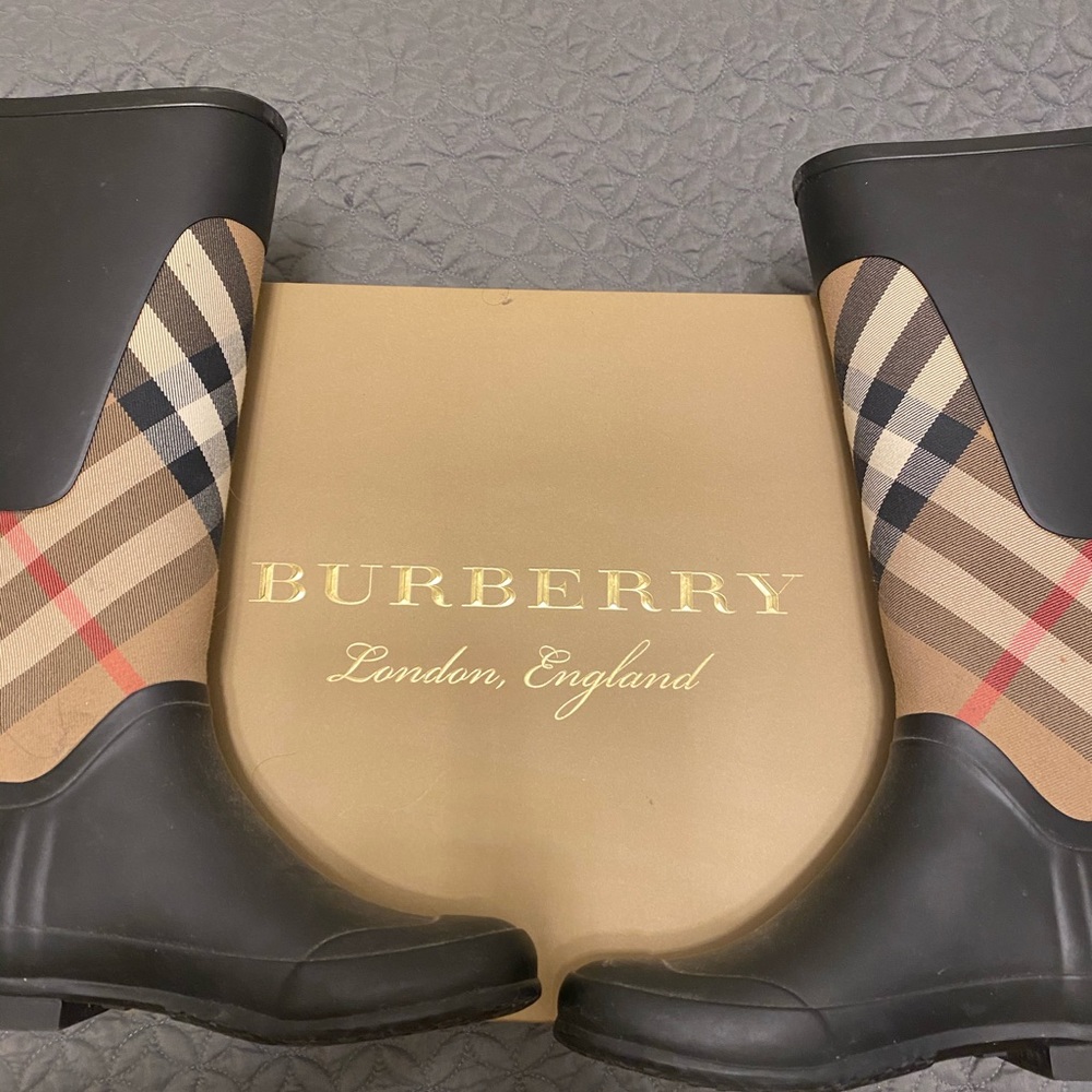 Burberry black/beige rainboot